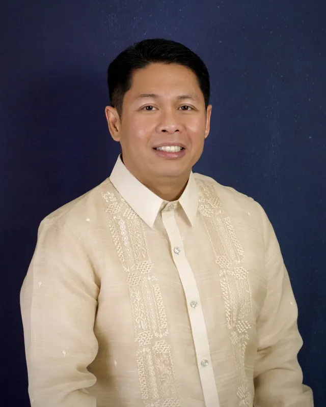 Sir Ian — Faculty & Staff